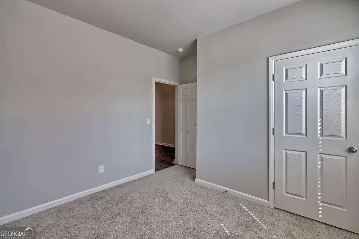 648 Whitman Lane Stockbridge - Photo 8