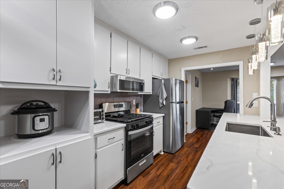 539 Horseshoe Circle Stockbridge - Photo 11