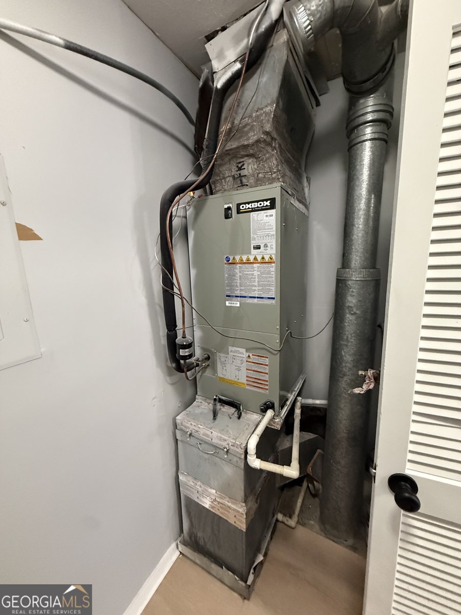 5516 Mountain Springs Circle Stone Mountain - Photo 8