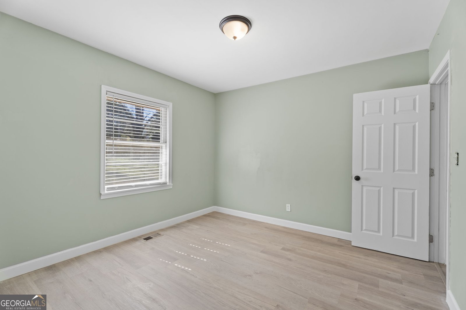 871 Springvalley Drive Forest Park - Photo 16