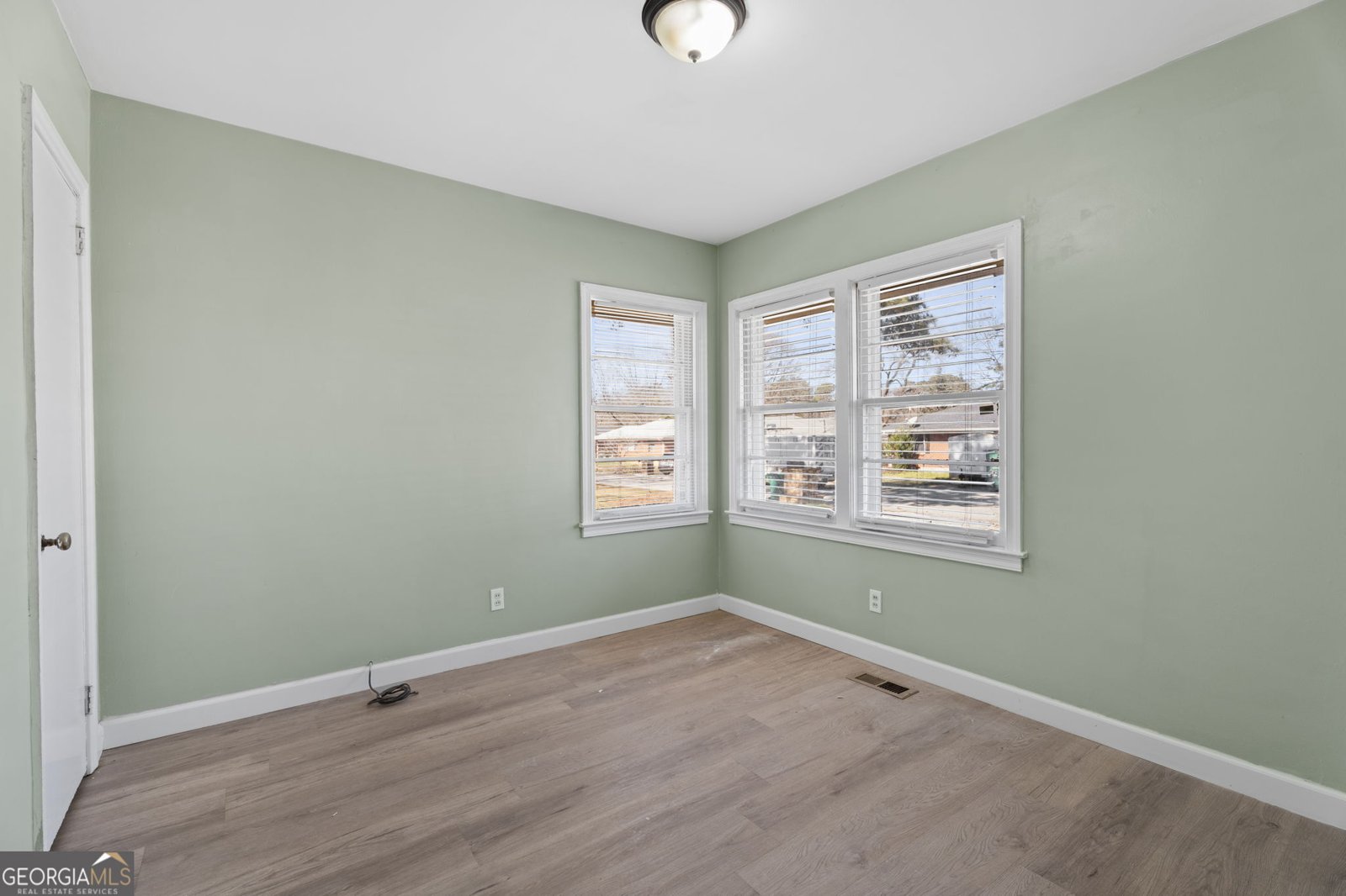 871 Springvalley Drive Forest Park - Photo 19