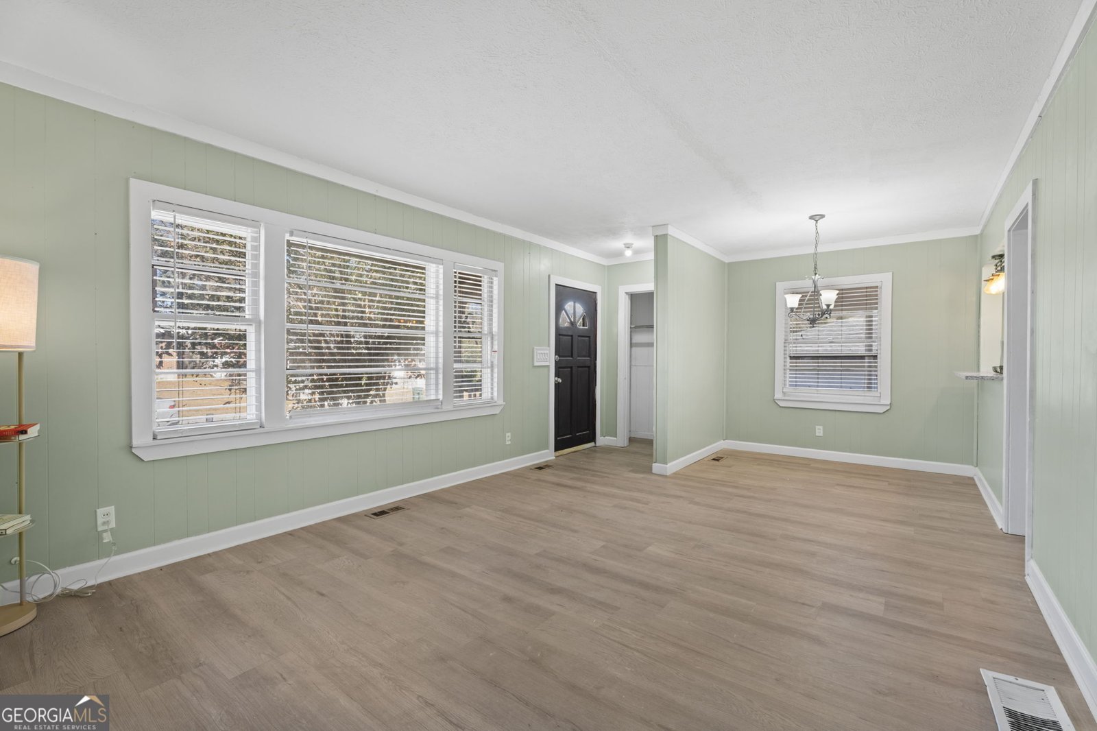 871 Springvalley Drive Forest Park - Photo 6