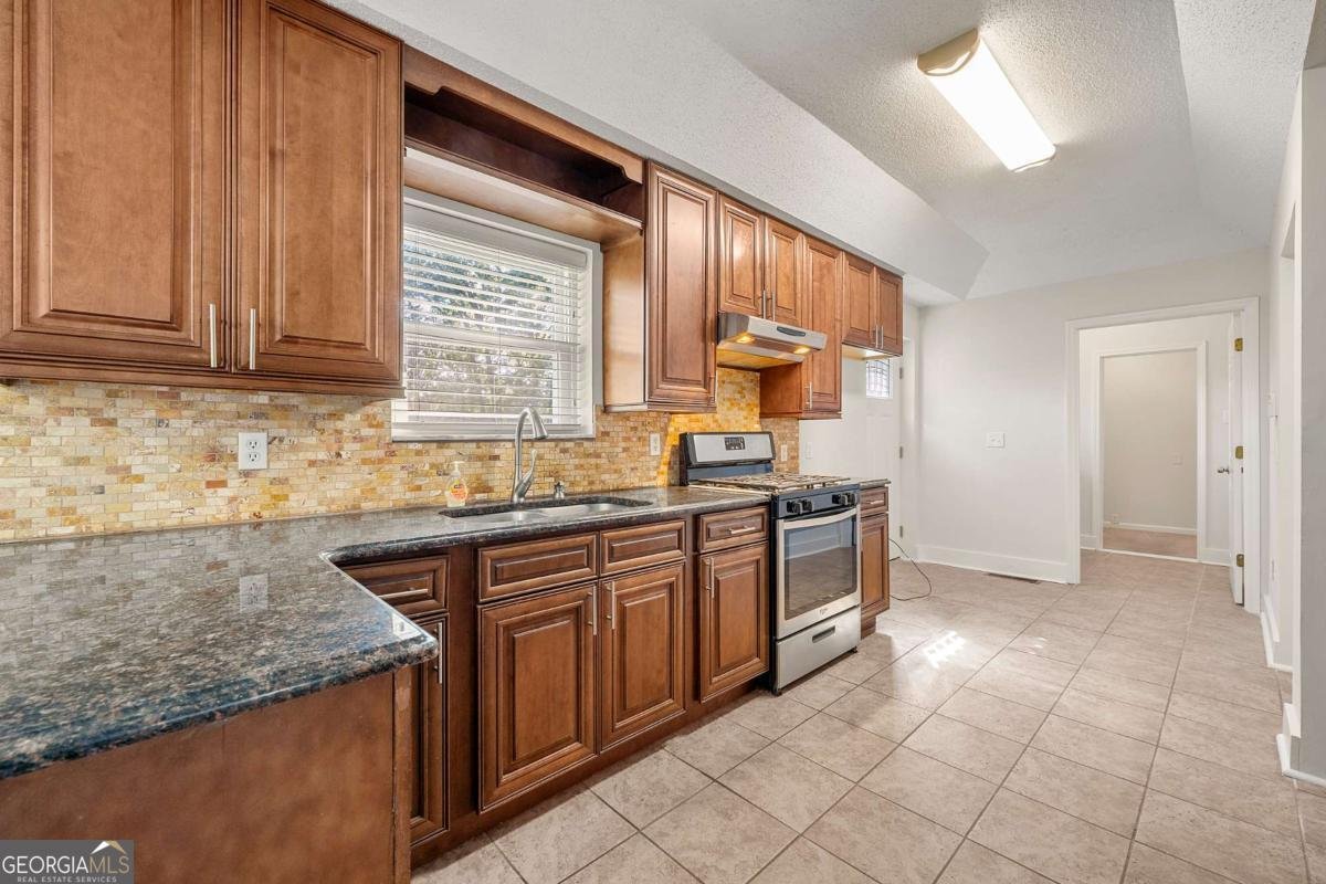 140 Forest Lake Drive Fayetteville - Photo 9