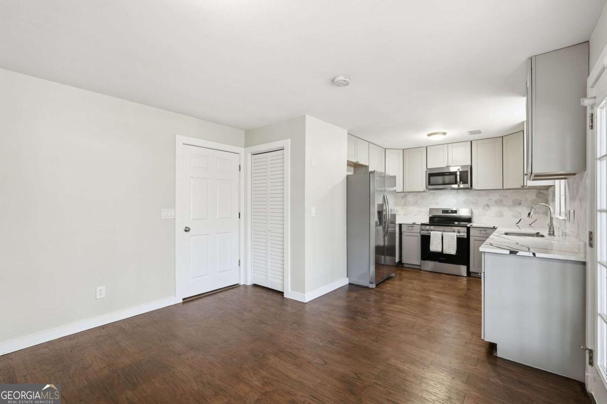 4225 Hidden Meadow Circle Buford - Photo 6