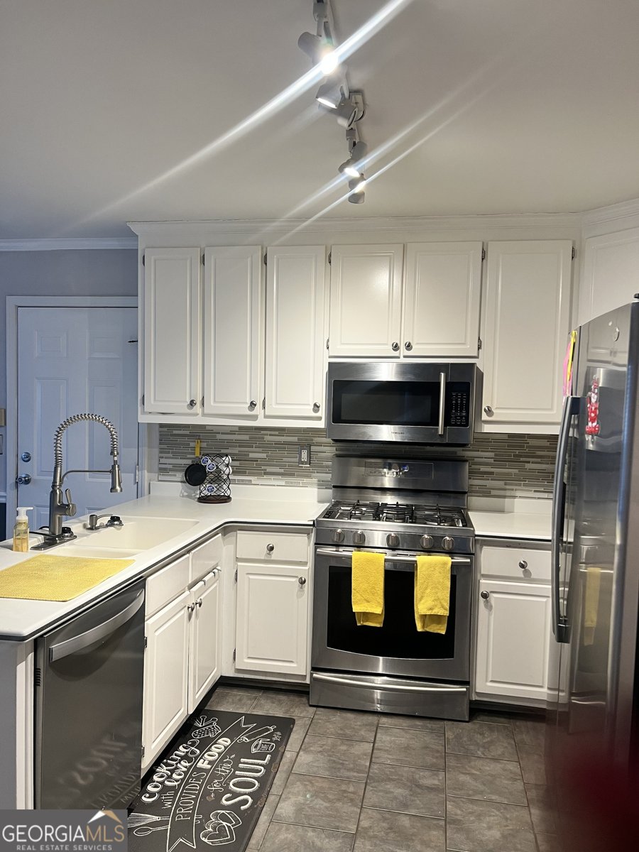 1004 Crown River Parkway McDonough - Photo 8