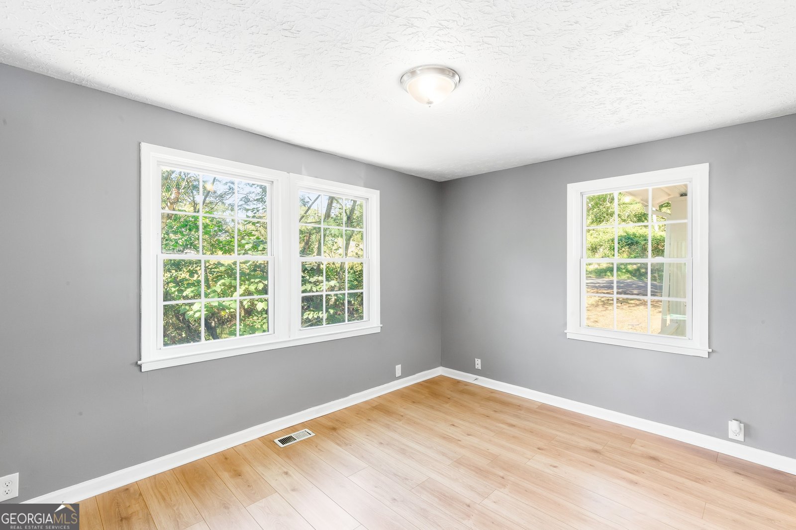 8211 Thompson Street Douglasville - Photo 10