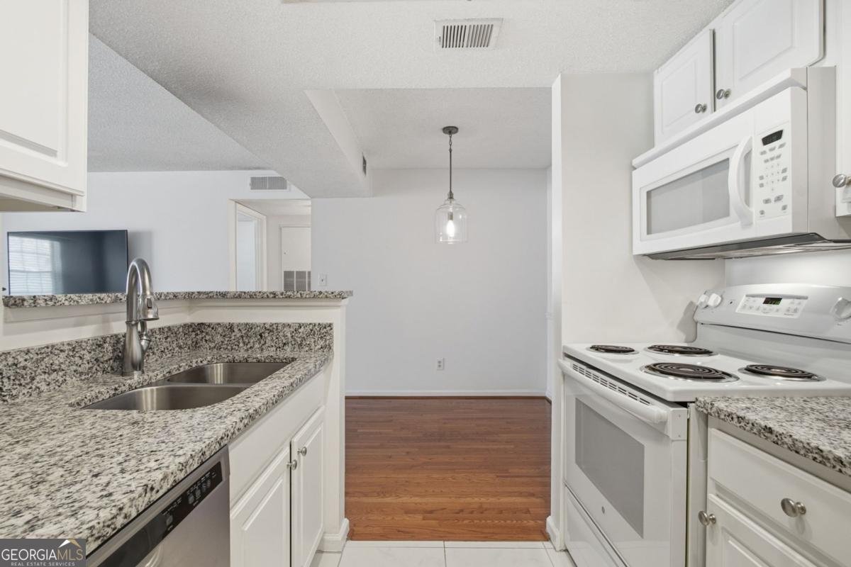 4109 Chastain Park Court Atlanta - Photo 8