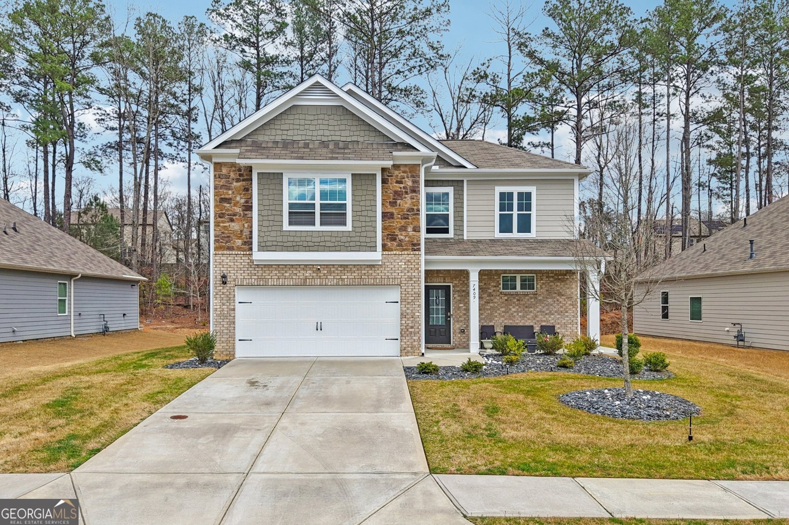 7409 Jennadee Drive Fairburn - Photo 1
