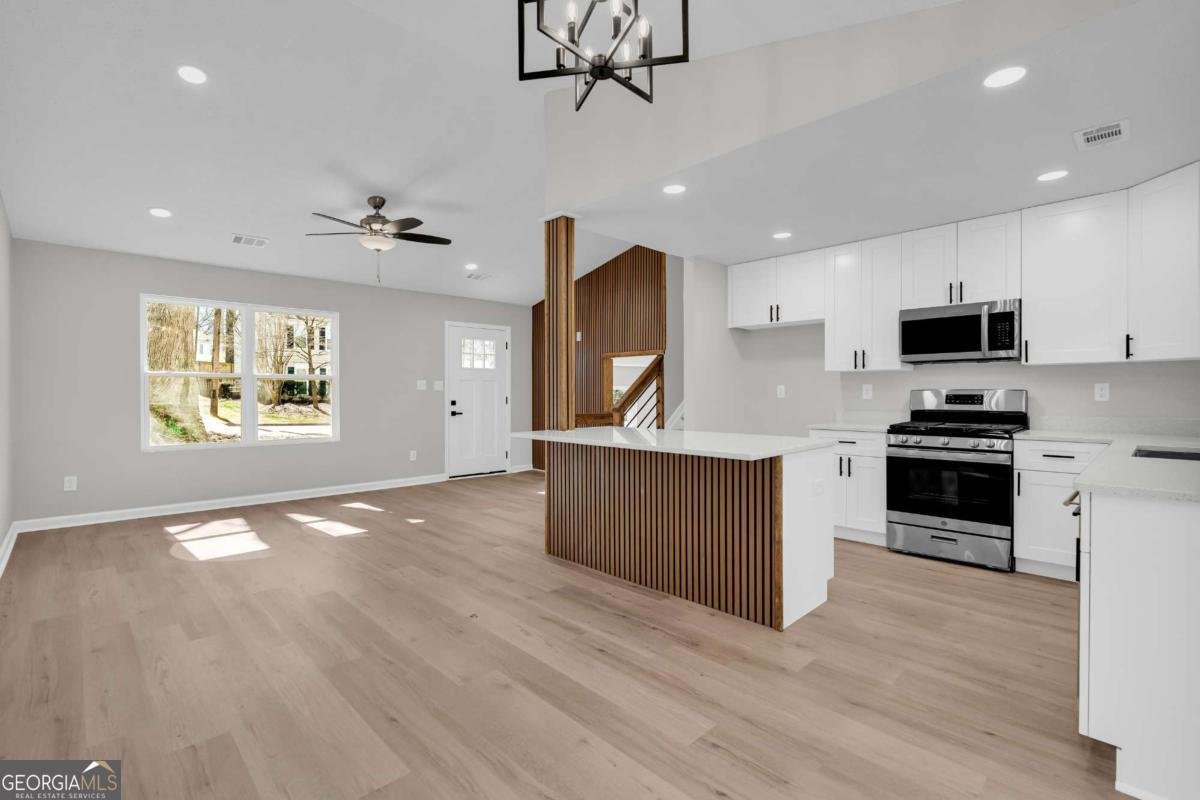 4592 Garden Hills Drive Stone Mountain - Photo 10