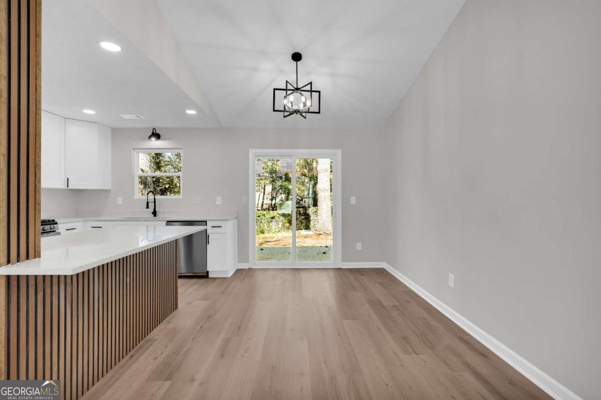 4592 Garden Hills Drive Stone Mountain - Photo 9