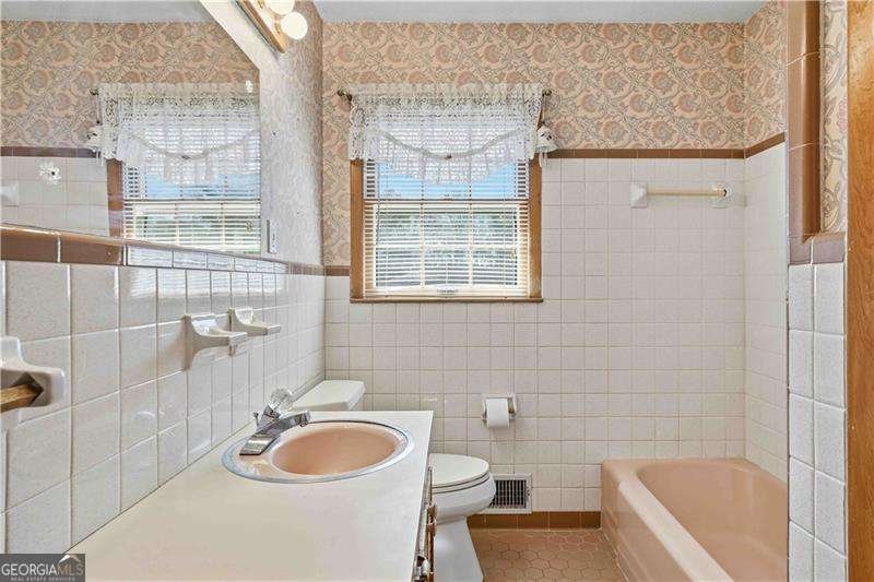 213 Parkwood Drive Kennesaw - Photo 14