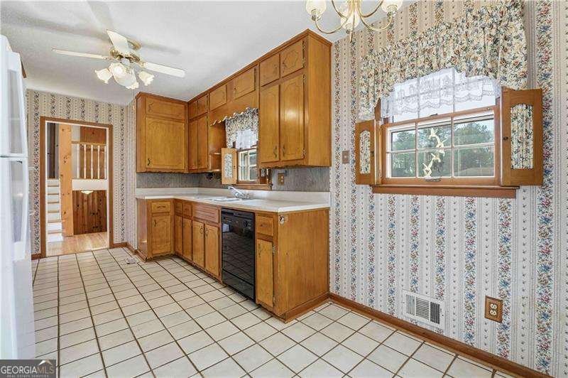 213 Parkwood Drive Kennesaw - Photo 8