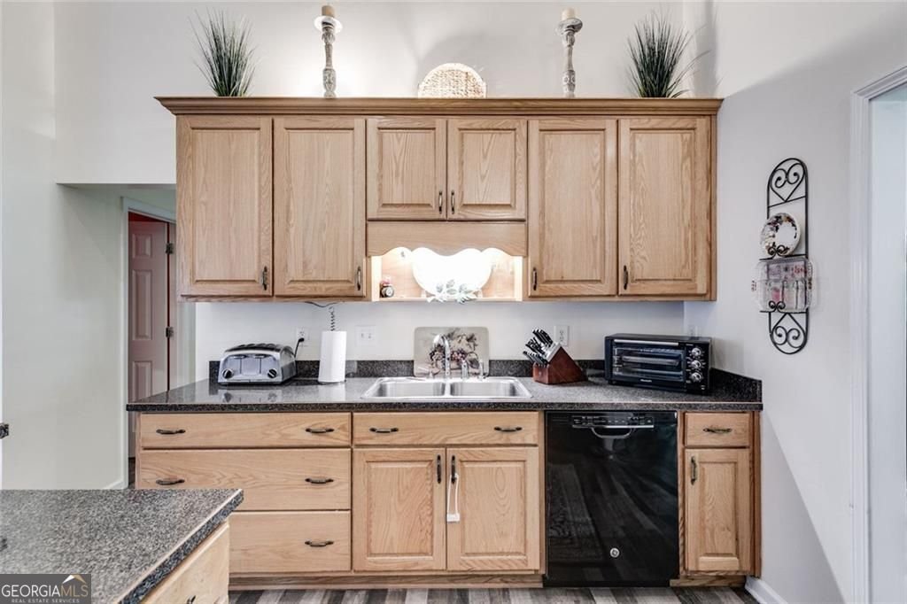 144 Bobs Drive Mableton - Photo 12