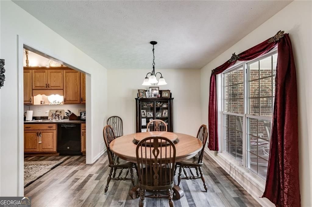 144 Bobs Drive Mableton - Photo 7