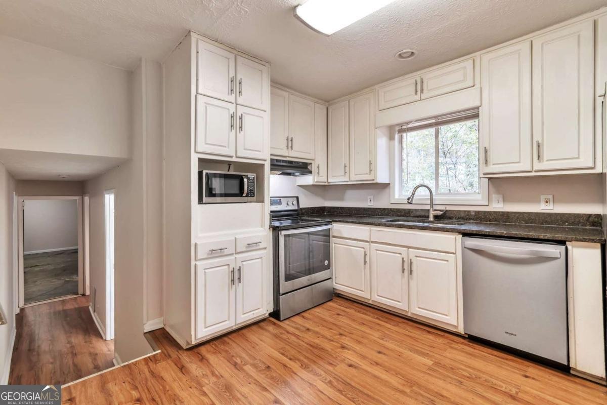 5900 Simone Drive Stone Mountain - Photo 16