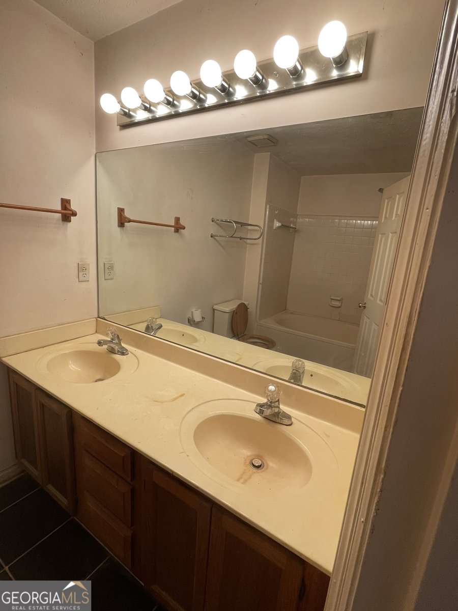 4795 Wyndam Drive Stone Mountain - Photo 9