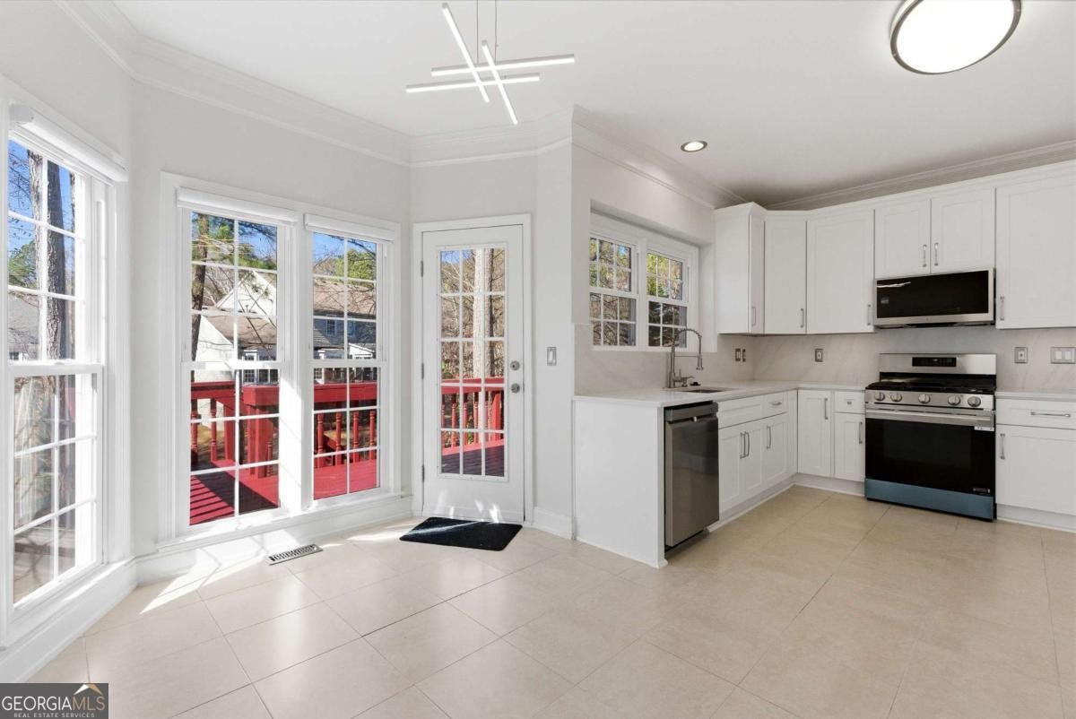 4960 Agate Drive Alpharetta - Photo 12