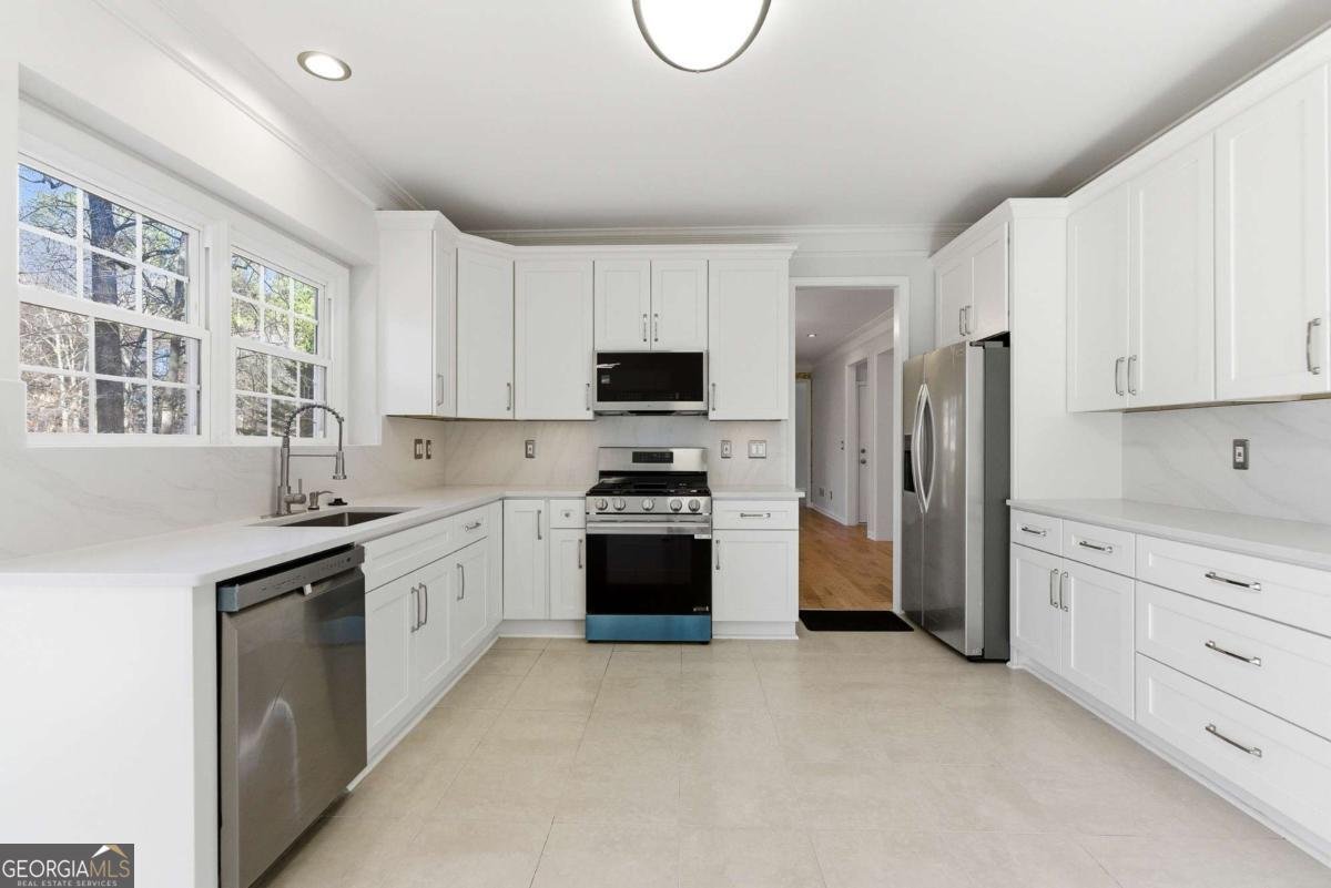 4960 Agate Drive Alpharetta - Photo 13