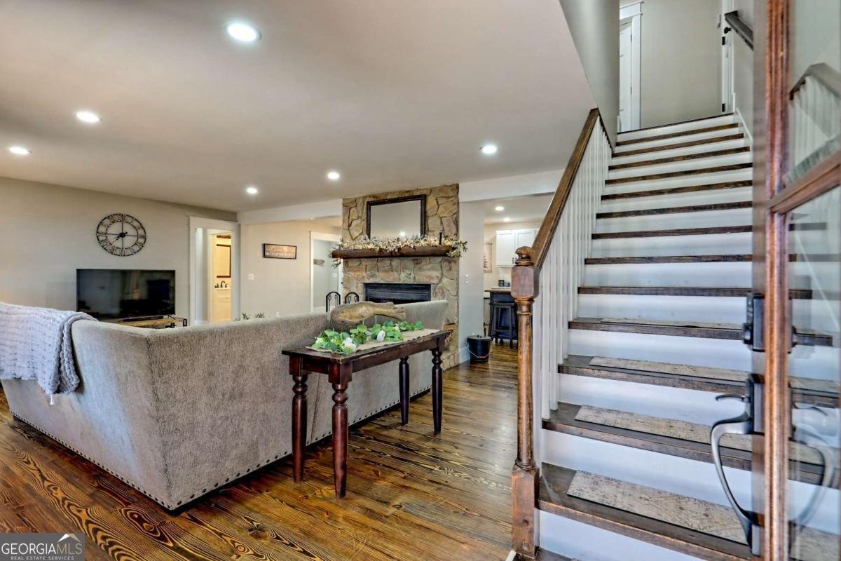 456 Barnyard Lane Clayton - Photo 11