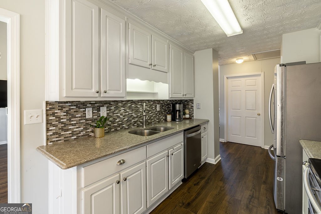 200 Queensland Lane Covington - Photo 12