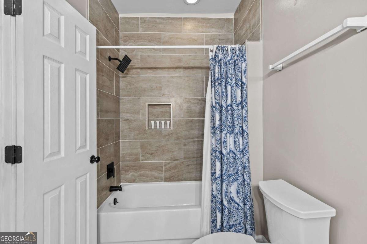 6396 Loch Arbor Drive Flowery Branch - Photo 17