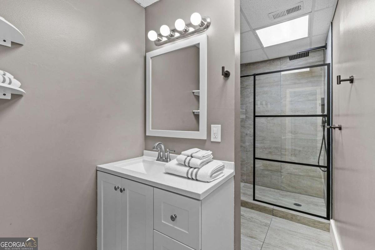 6396 Loch Arbor Drive Flowery Branch - Photo 34