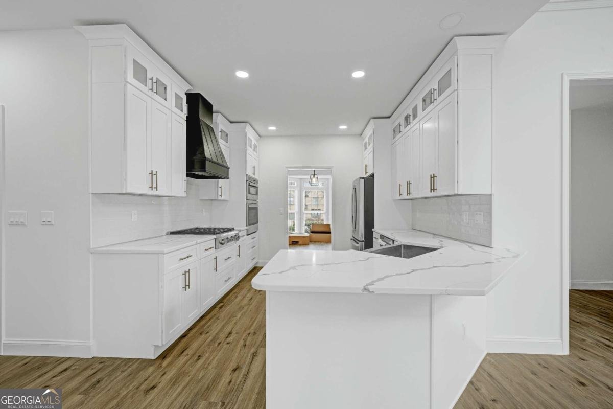 9035 Sandorn Drive Roswell - Photo 6