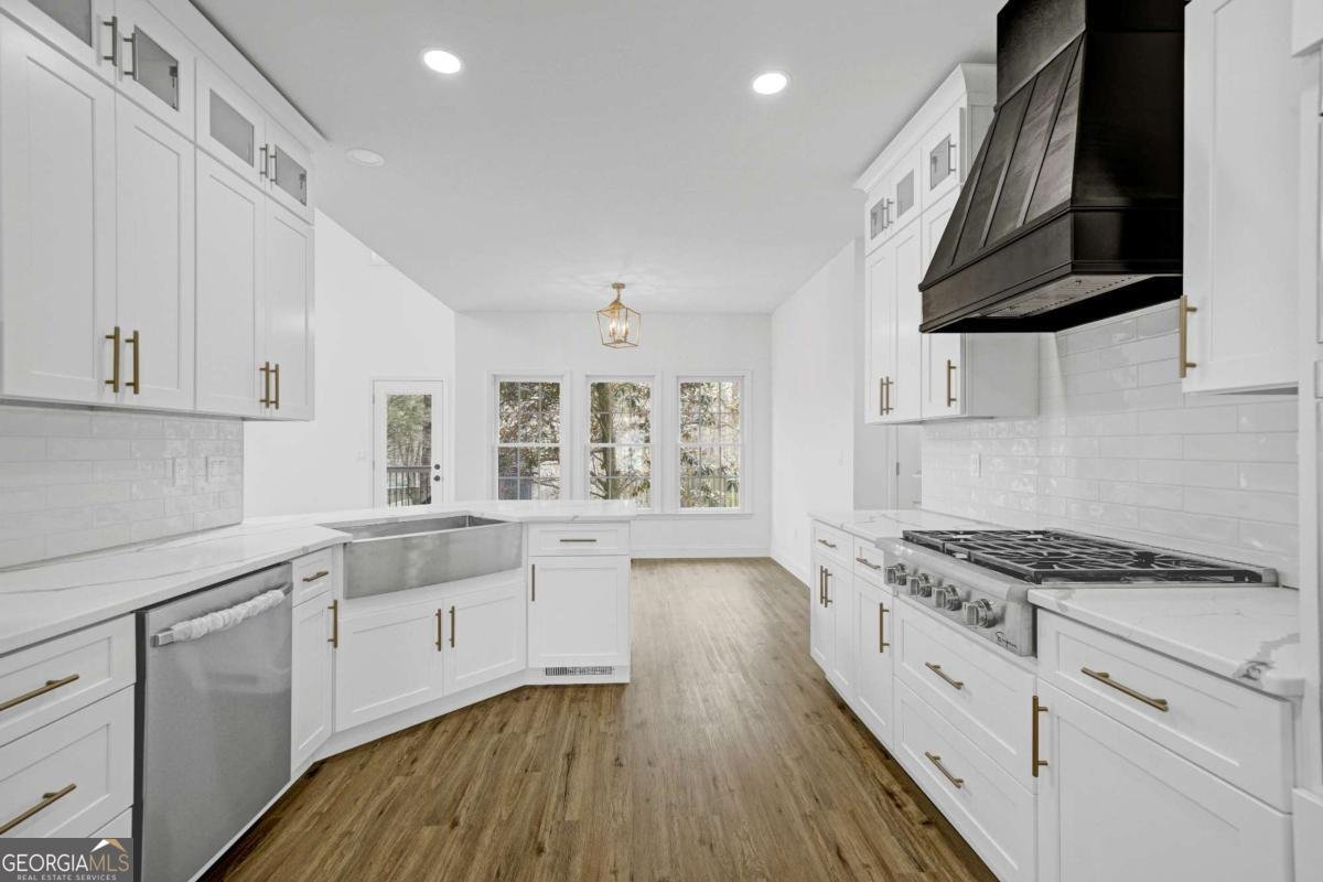 9035 Sandorn Drive Roswell - Photo 7