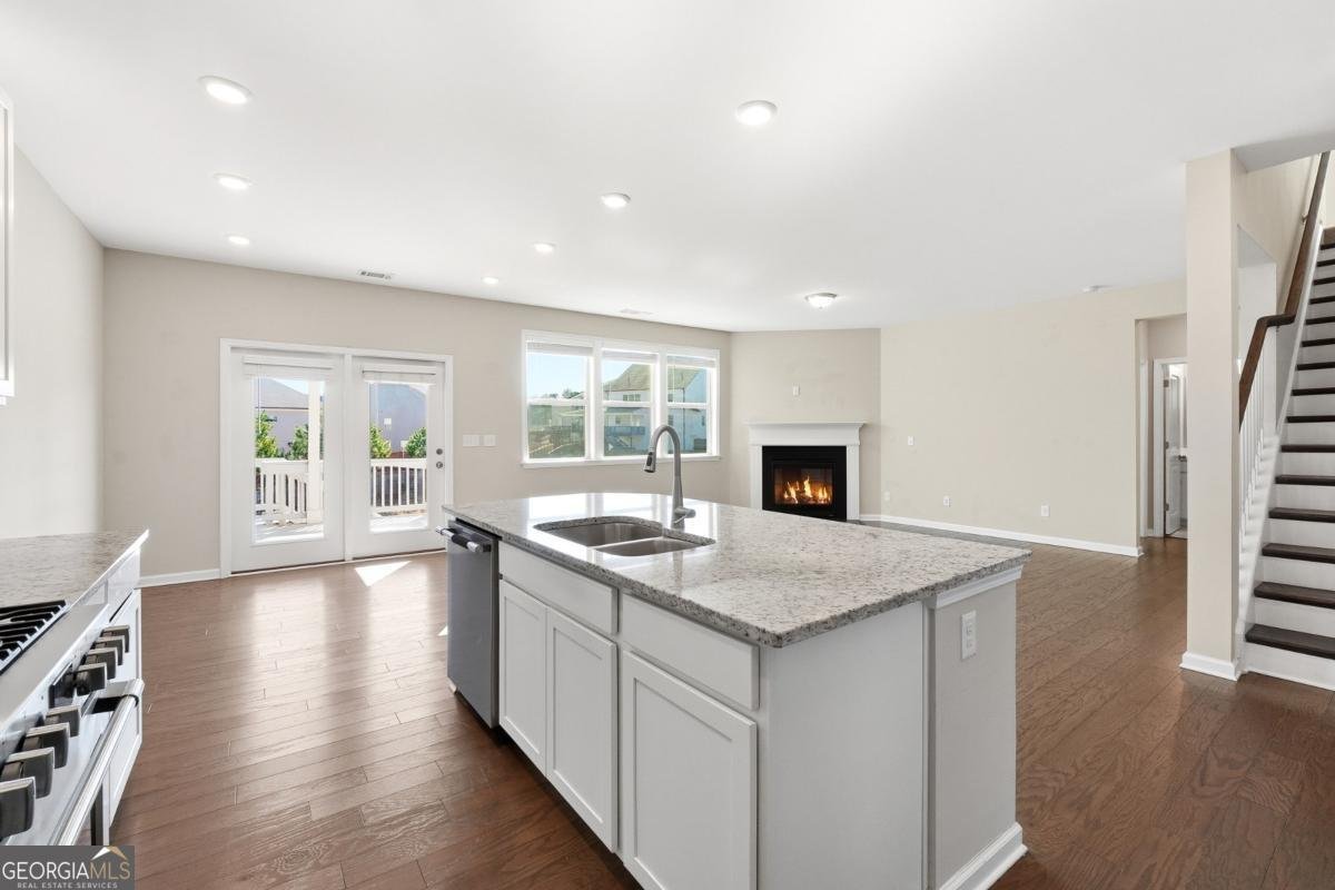 156 Round Pond Drive Lilburn - Photo 8