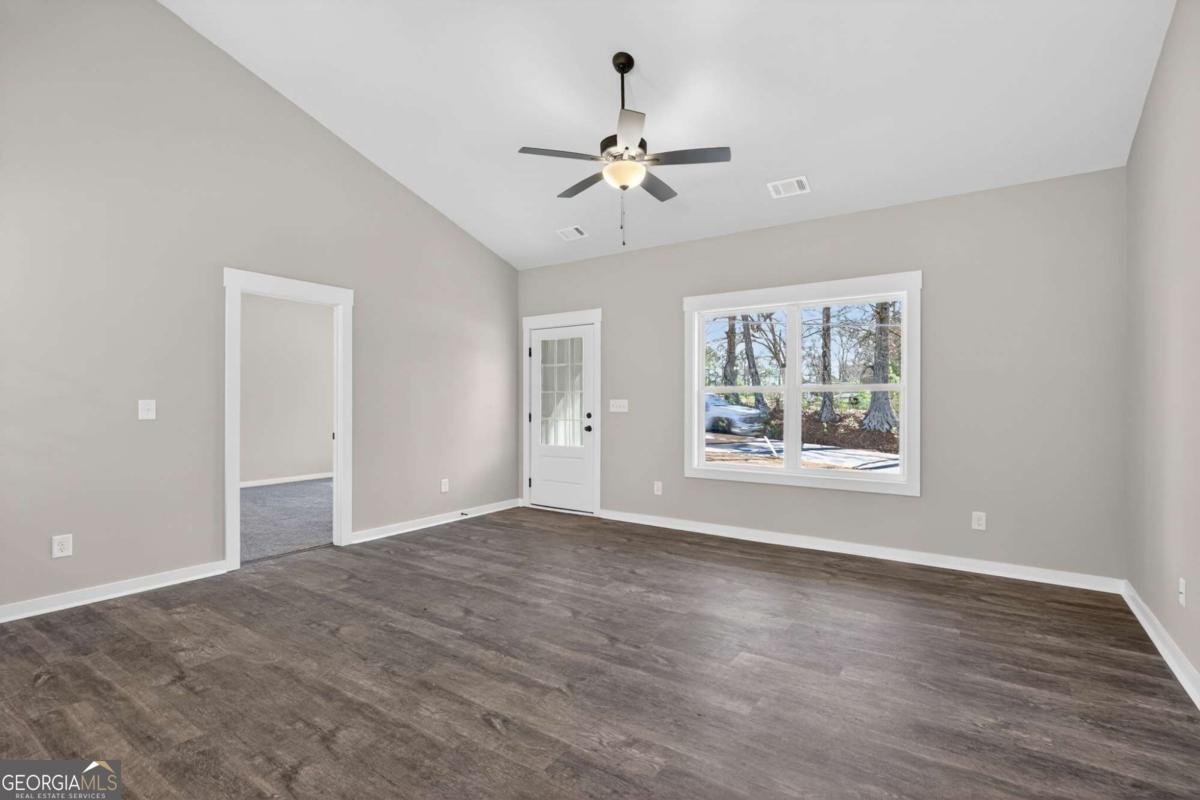 1549 Winn Road Douglasville - Photo 11