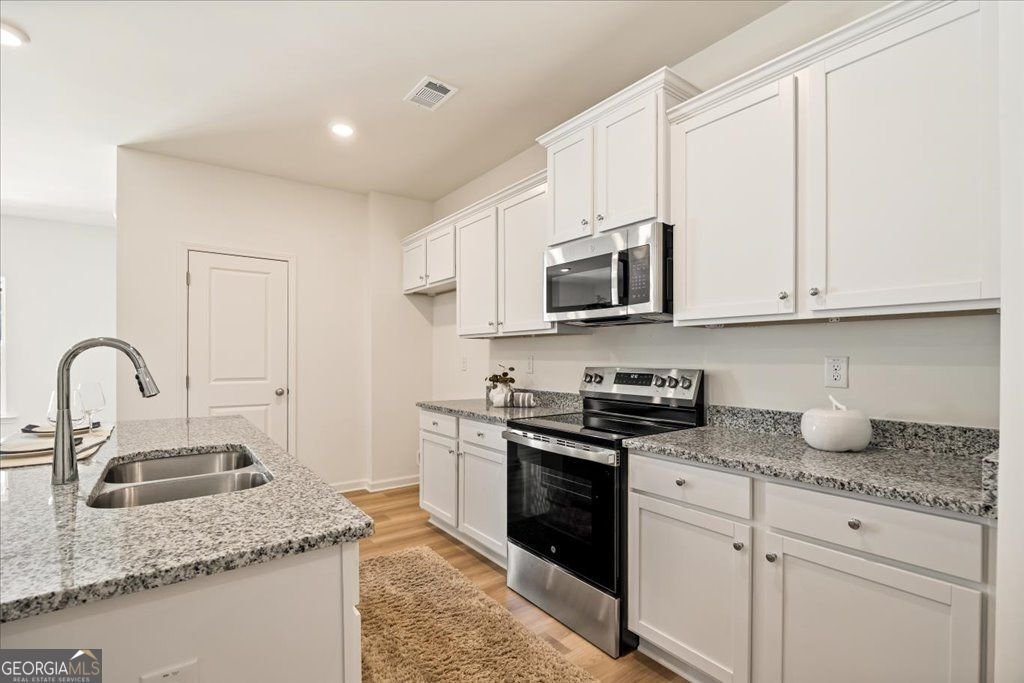 2526 Riverside Road Conyers - Photo 1