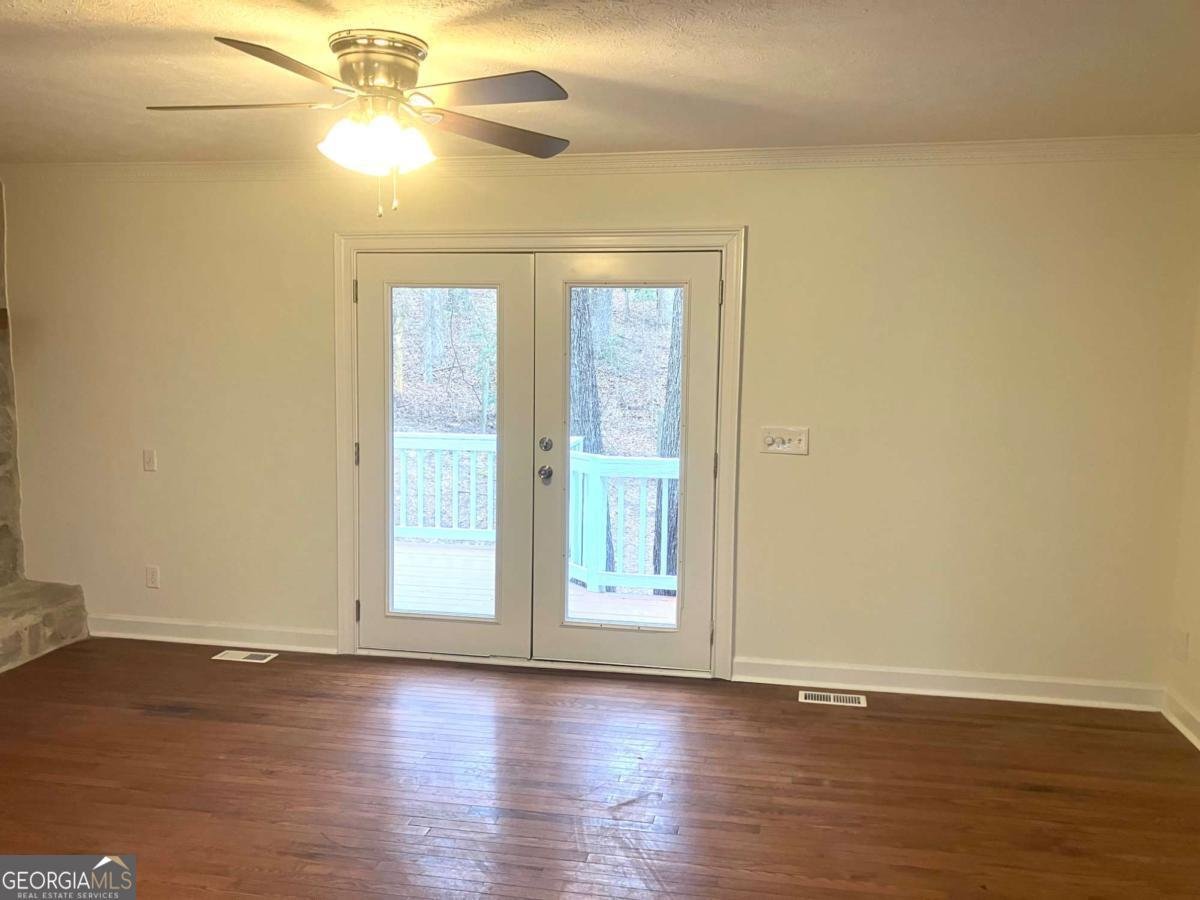 8510 Lynn Drive Gainesville - Photo 12