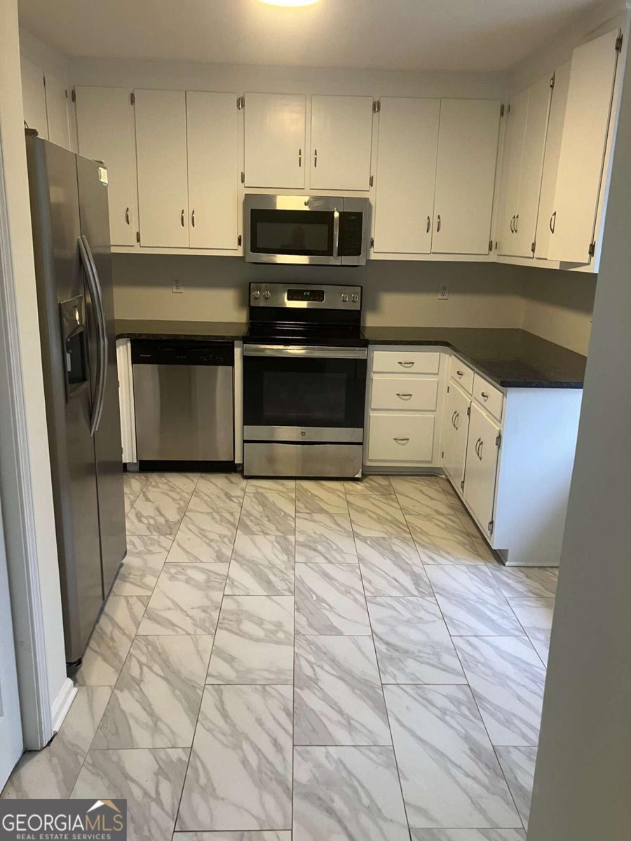 8510 Lynn Drive Gainesville - Photo 9