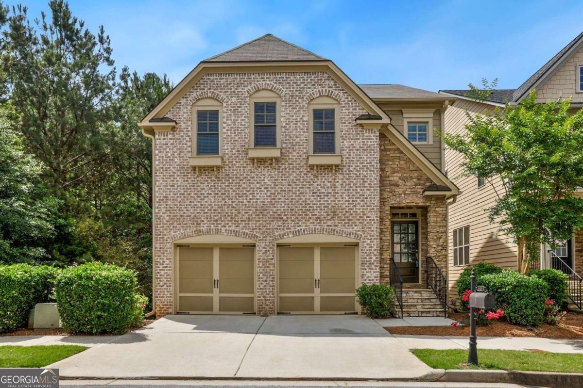 189 Privet Circle Suwanee - Photo 1