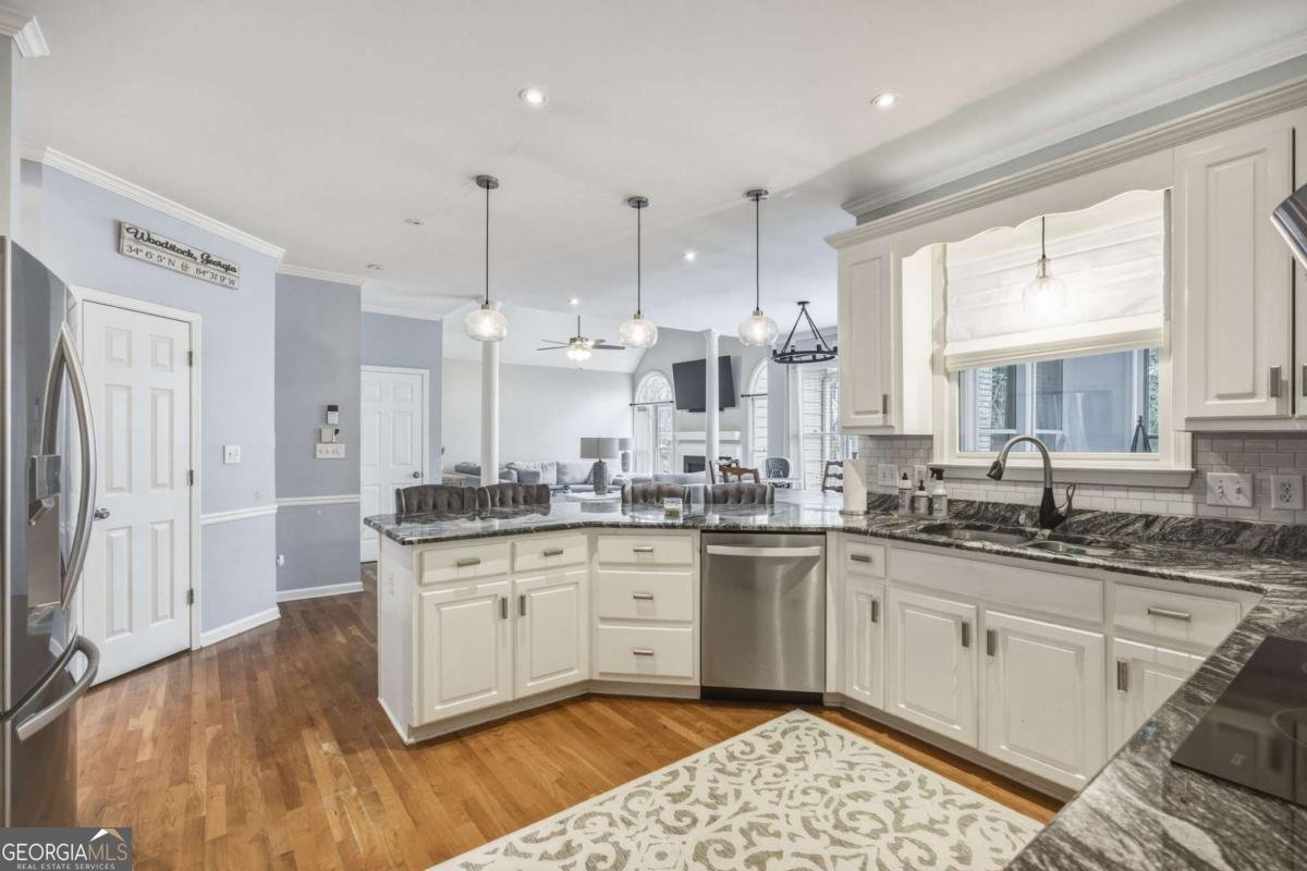 200 Mayglen Court Woodstock - Photo 10