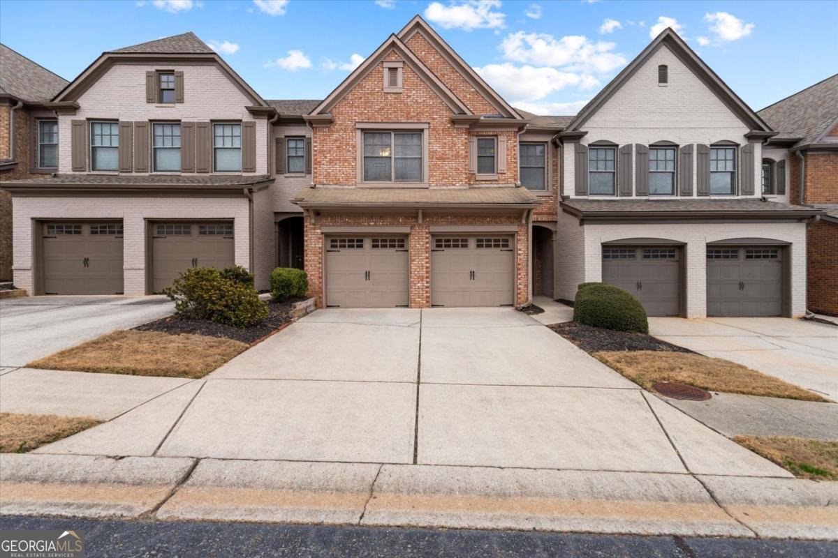 4913 Berkeley Oak Circle Peachtree Corners - Photo 1