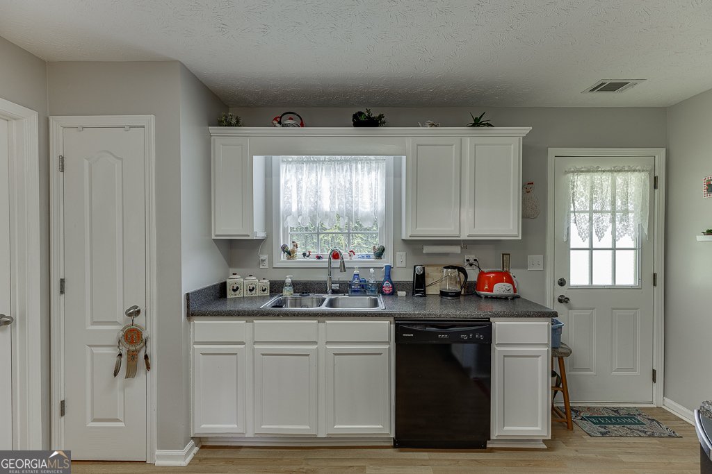 31 Coles Court Drive Commerce - Photo 13