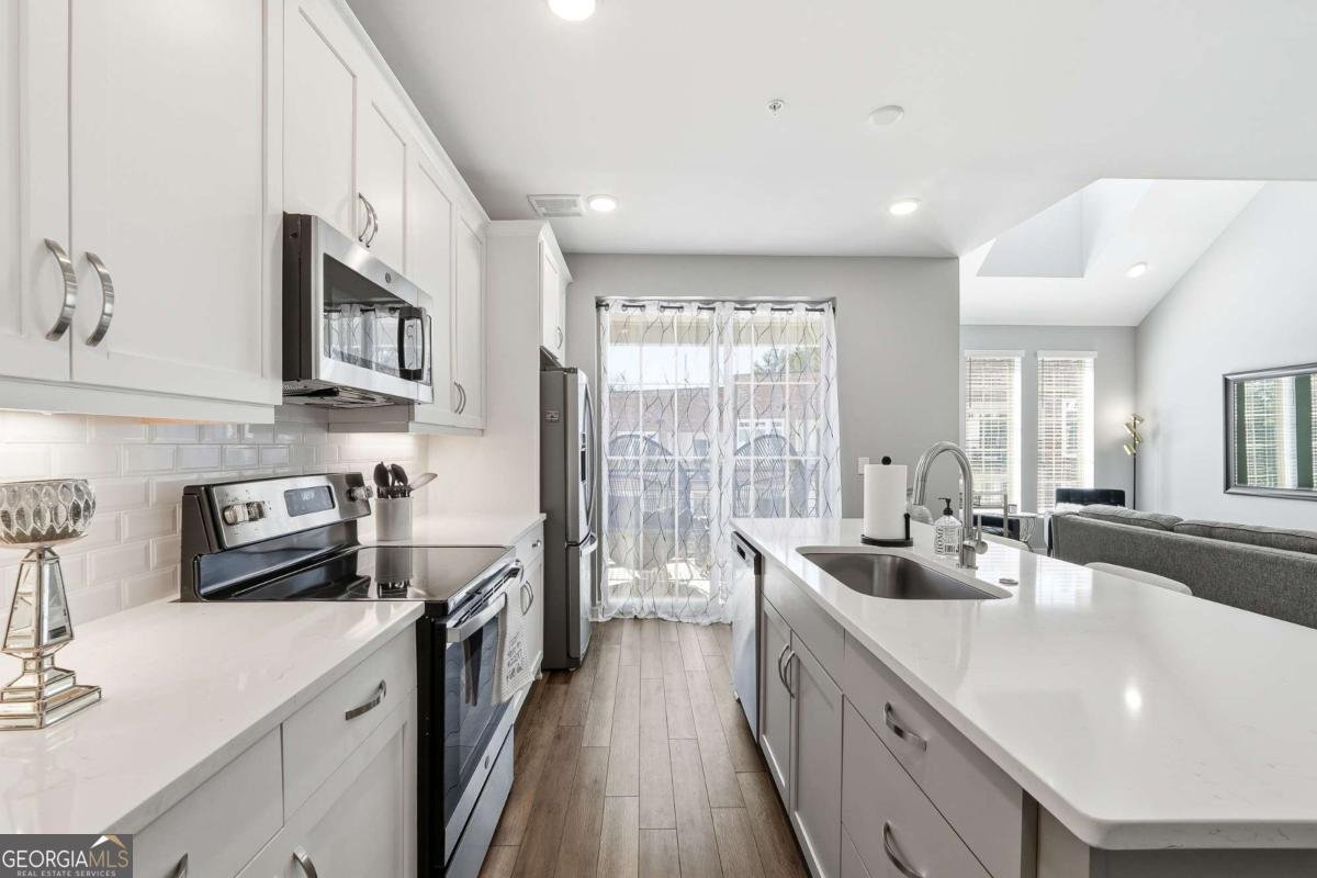 521 Burton Drive Alpharetta - Photo 11