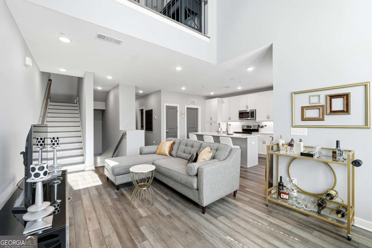 521 Burton Drive Alpharetta - Photo 6