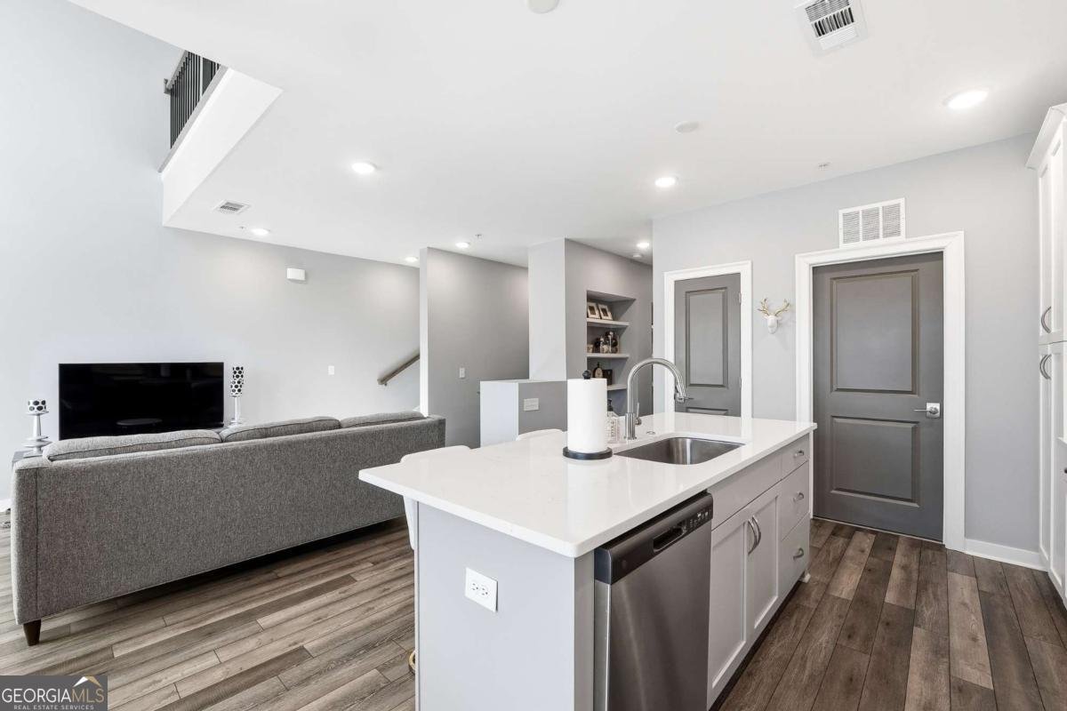 521 Burton Drive Alpharetta - Photo 9