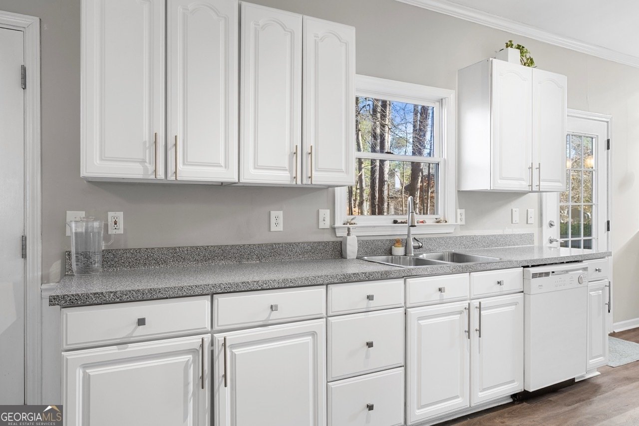 1028 Deer Hollow Drive Woodstock - Photo 10