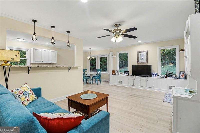 370 Kenilworth Circle Stone Mountain - Photo 9