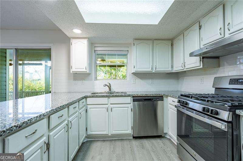 24 Hampshire Court Avondale Estates - Photo 7