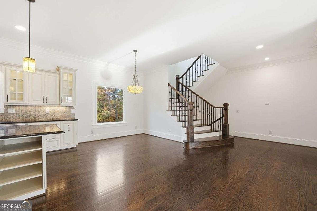 7611 Regency Circle Sandy Springs - Photo 14