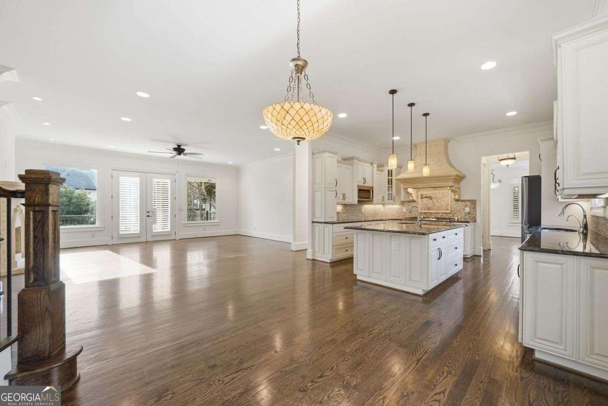 7611 Regency Circle Sandy Springs - Photo 19