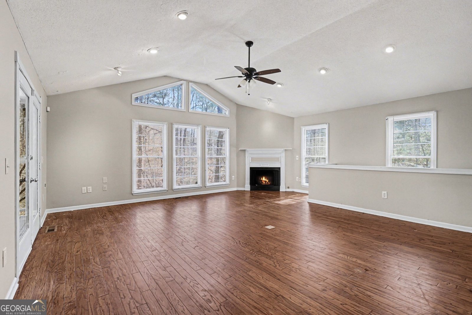 209 Nacoochee Drive Woodstock - Photo 9