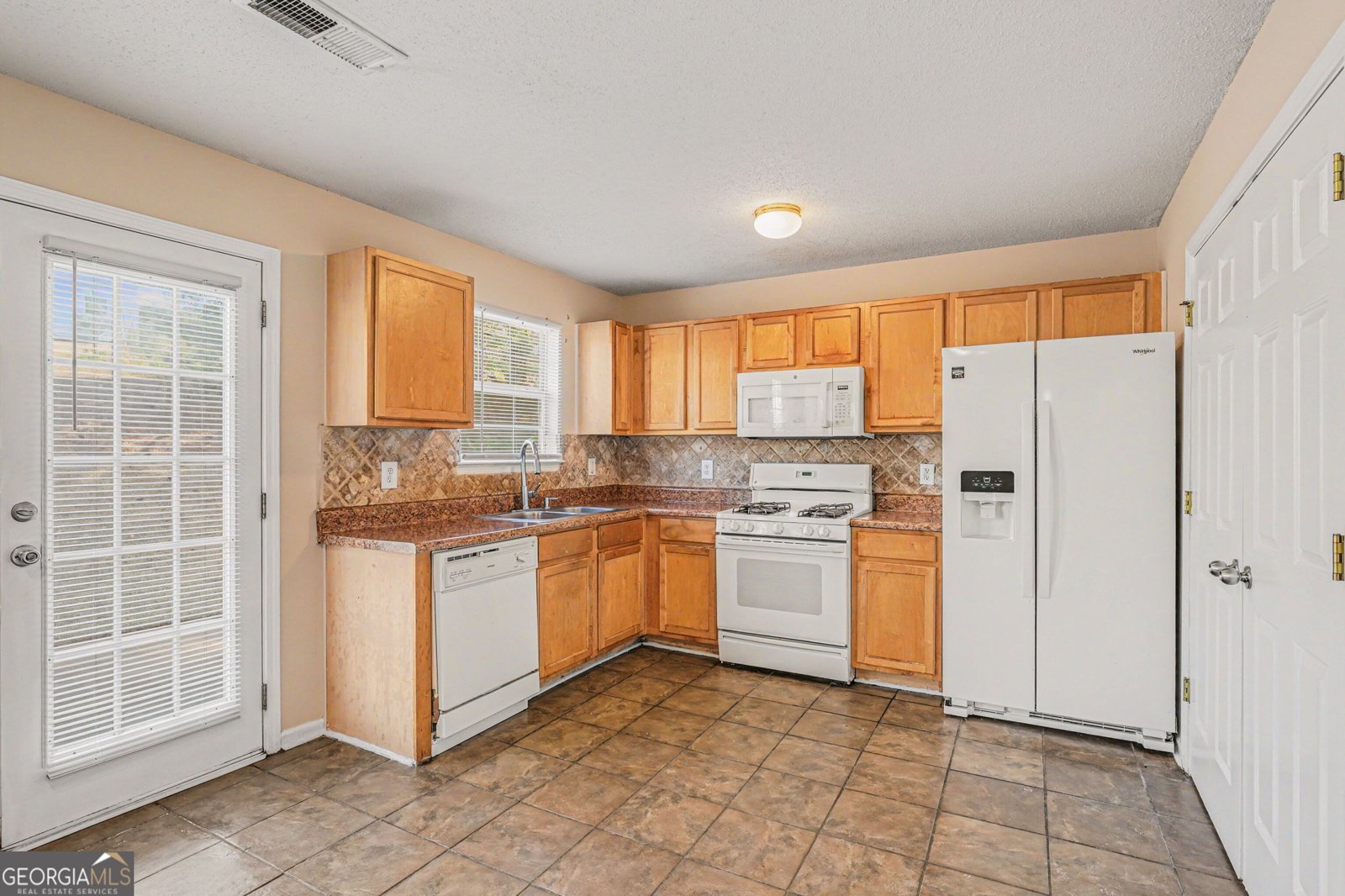 652 Rayella Drive Stockbridge - Photo 10