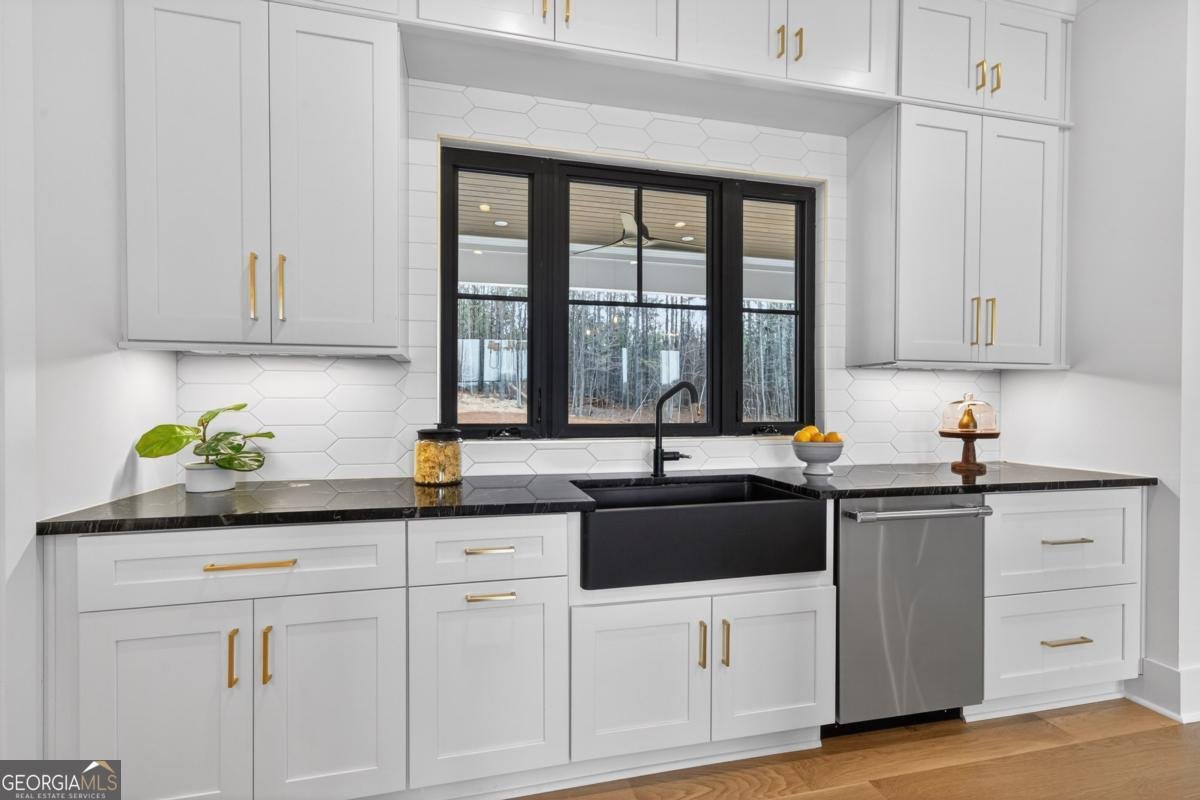 2020 Clearwater Drive White Plains - Photo 37