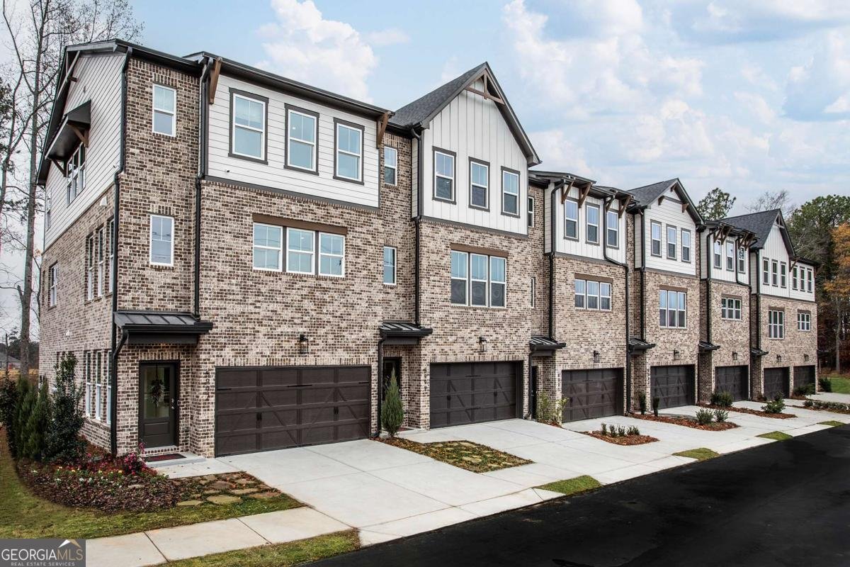 380 Sunset Hollow Street Sugar Hill - Photo 1