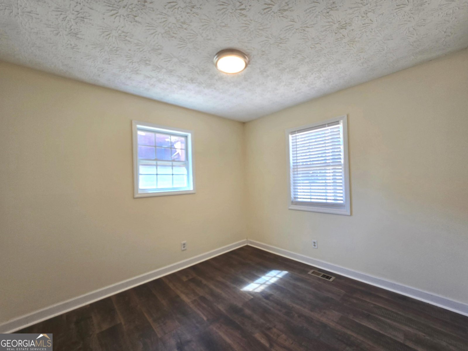 71 Railroad Avenue Jefferson - Photo 13